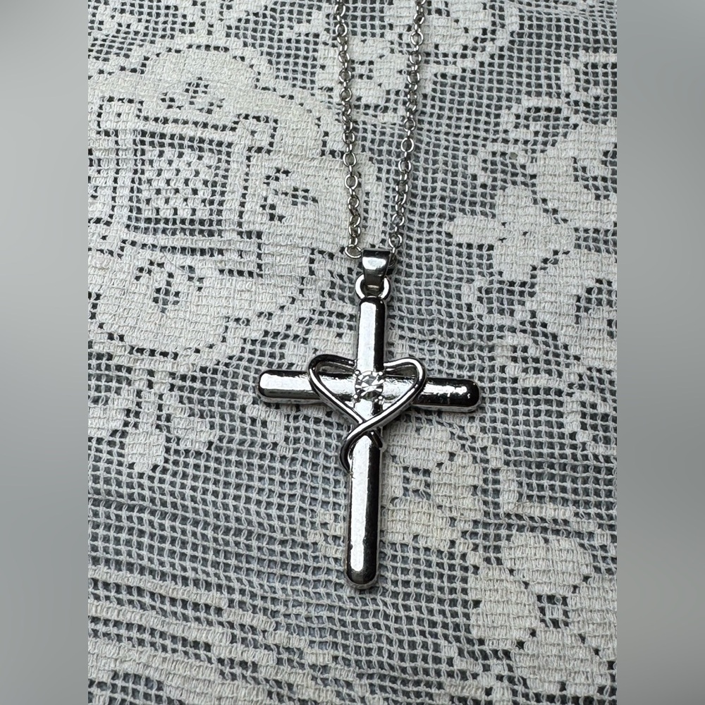 Silver Toned Vintage Heart Cross Pendant Necklace Women Faith Jewelry w/chain